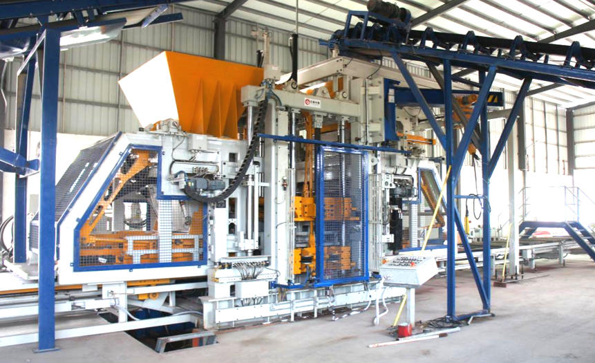 Quangong mursteinsmaskiner setter sitt preg i Sør-Kina – belegningsstein og diamantformede murstein håndteres av én maskin